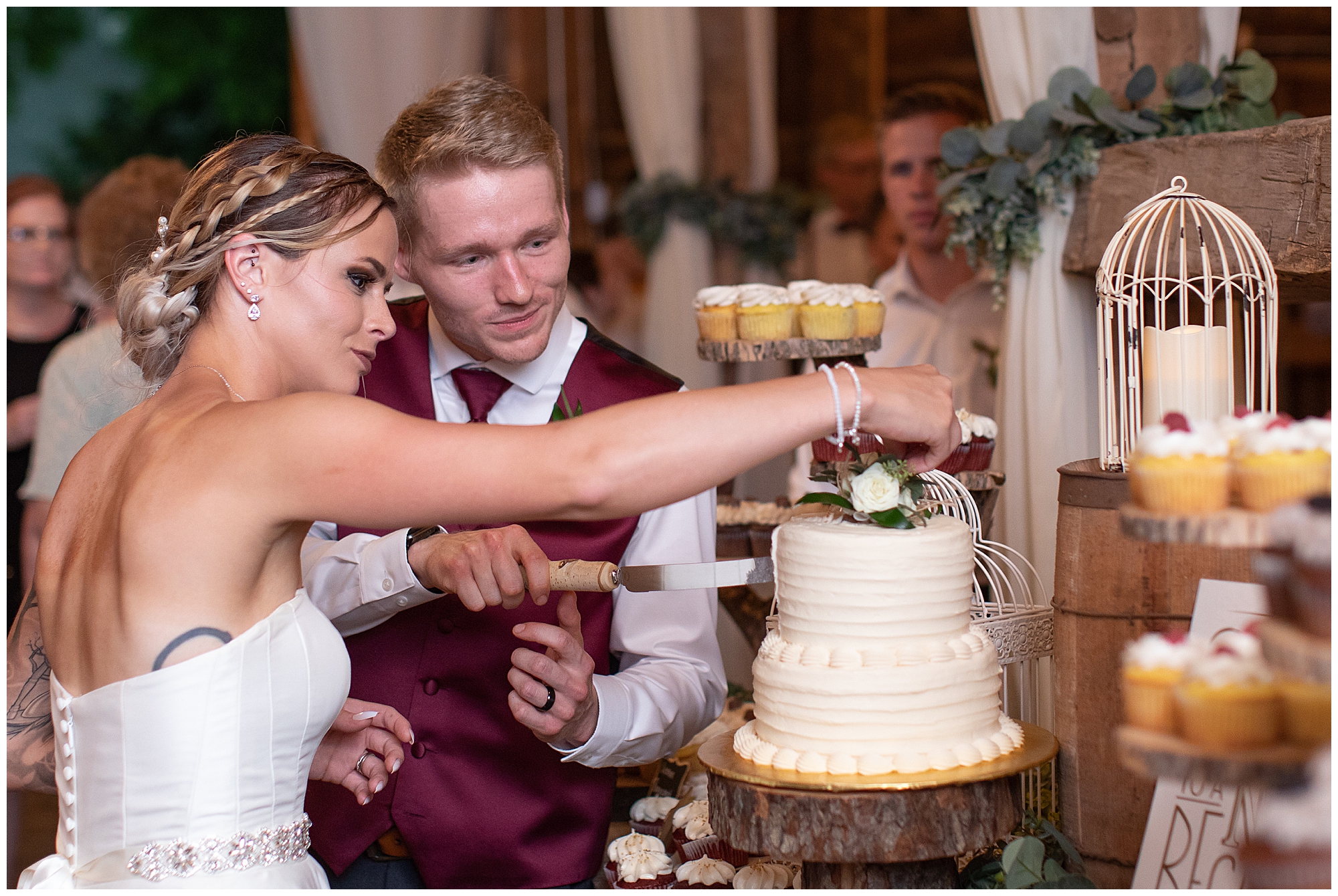 cake cutting bride and groom 