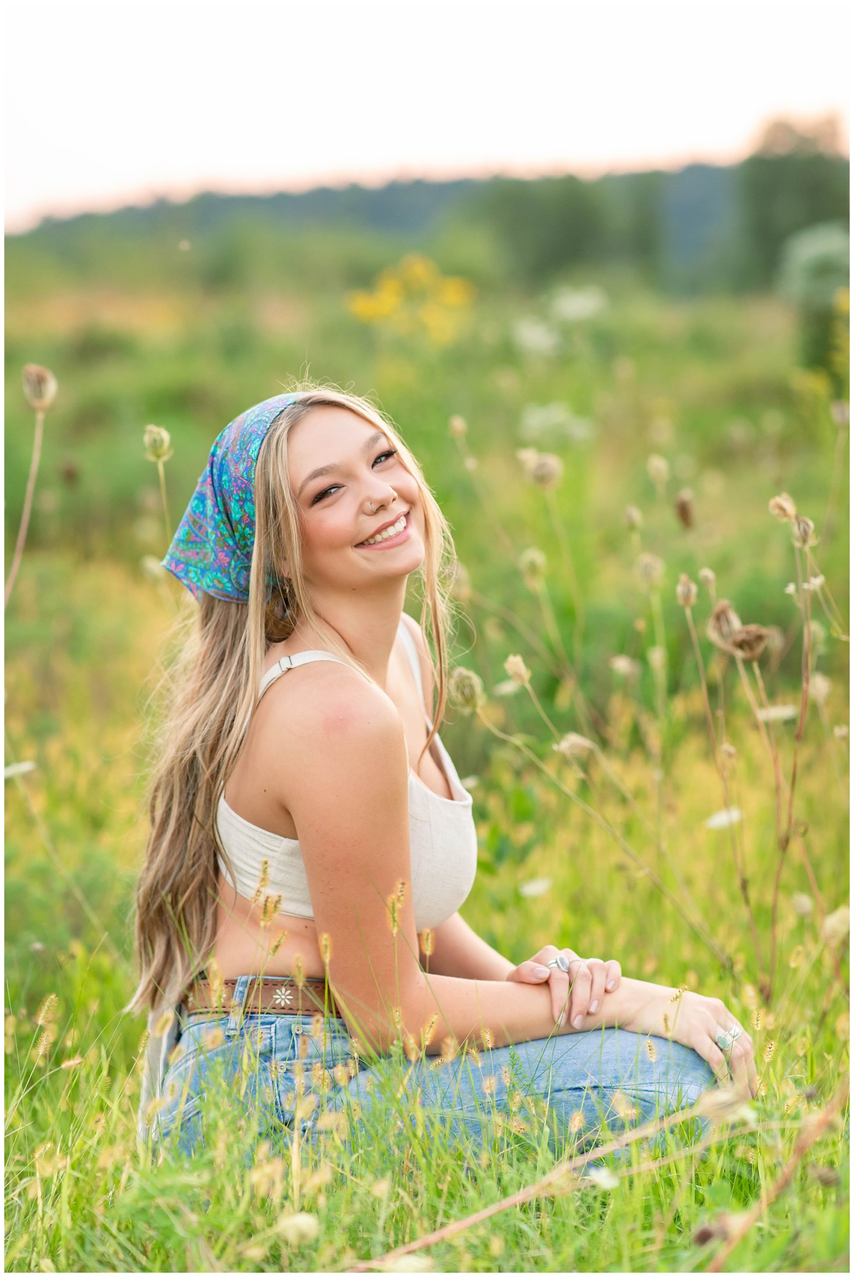 Wildflower senior session with boho look 